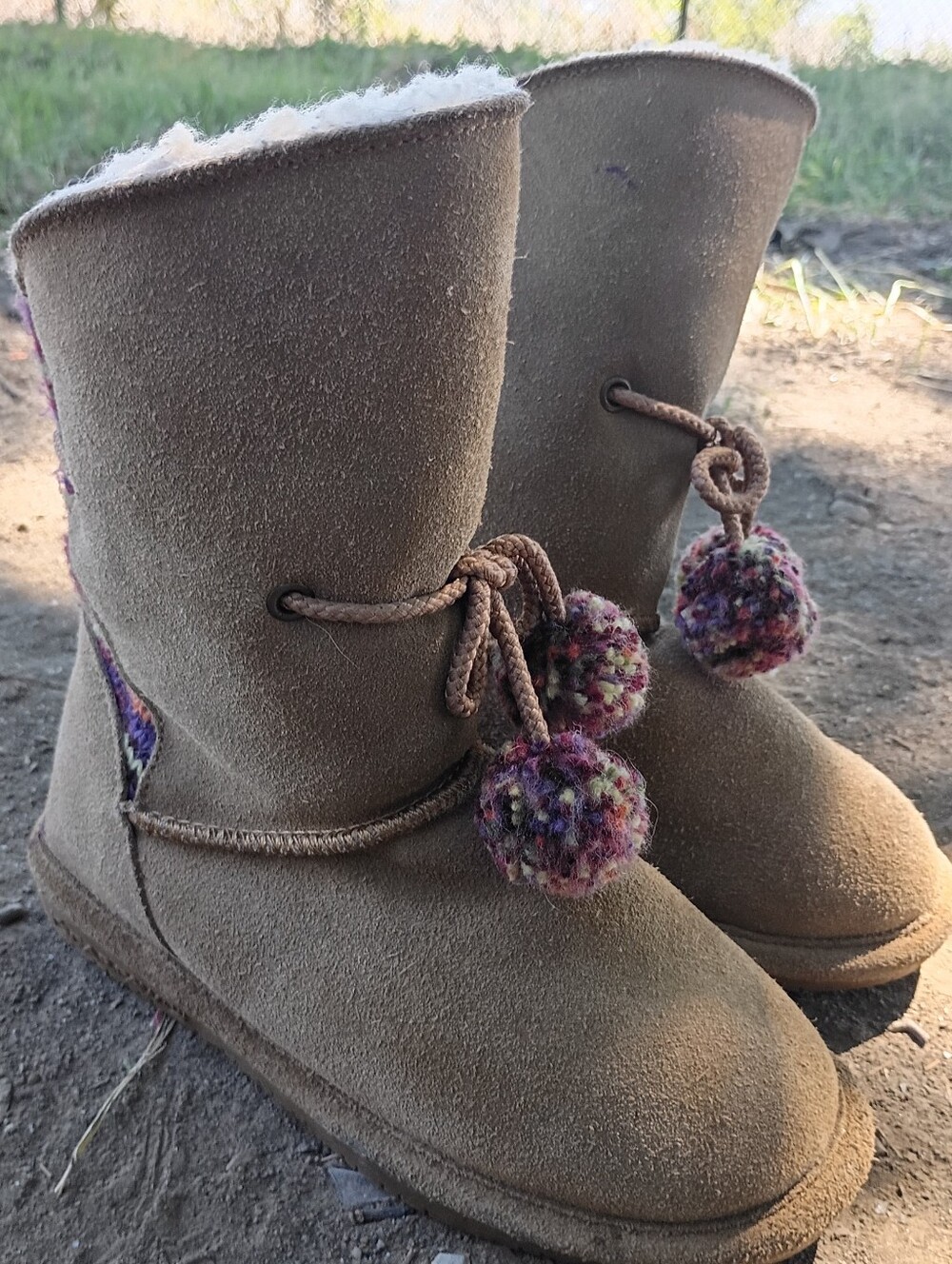 Aztec Woven Pom Pom Bearpaw Boots Size 2 Girls